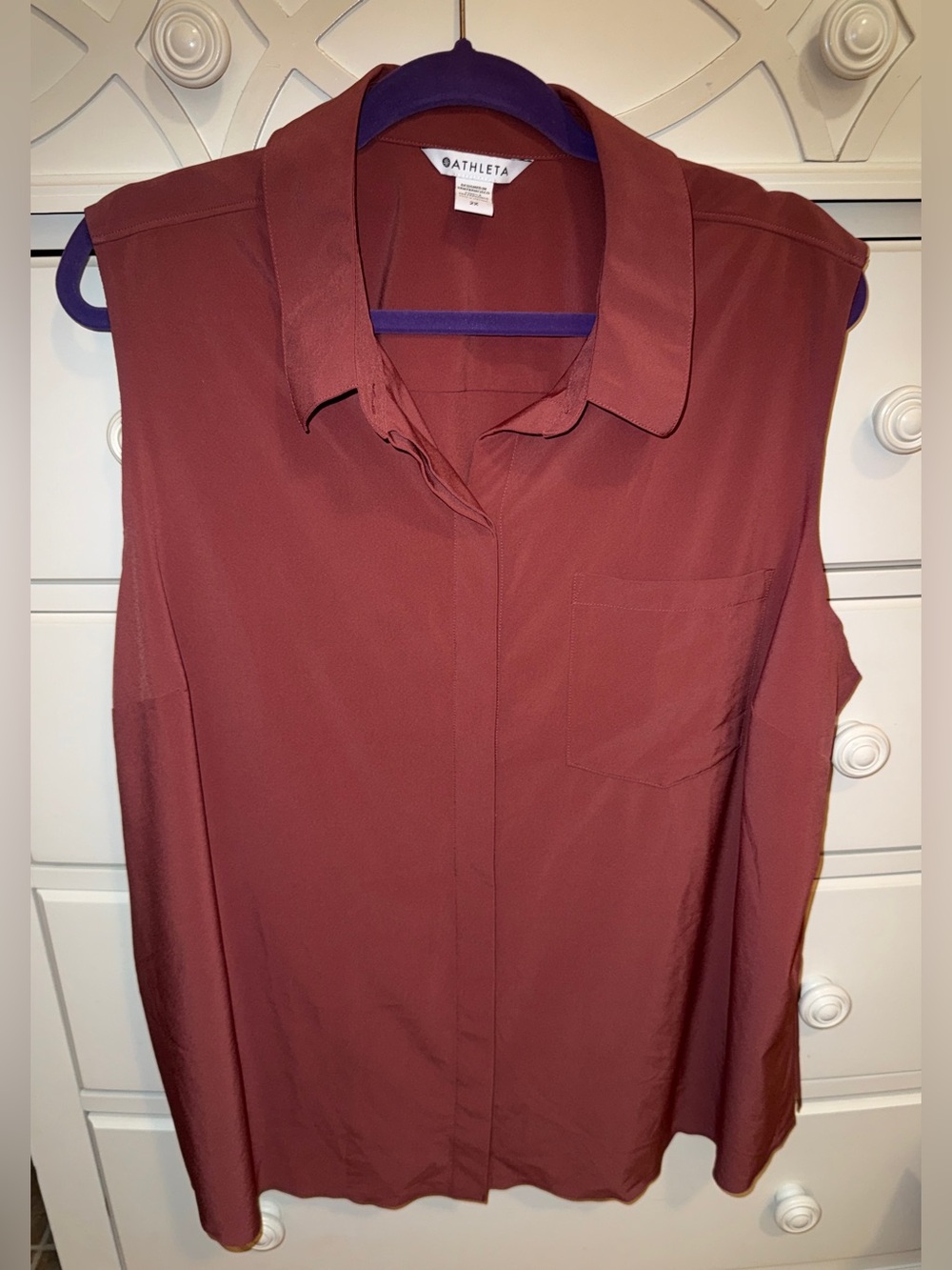NWOT Athleta Everlasting
Sleeveless Collared Blouse in Rust Color
Size 2X